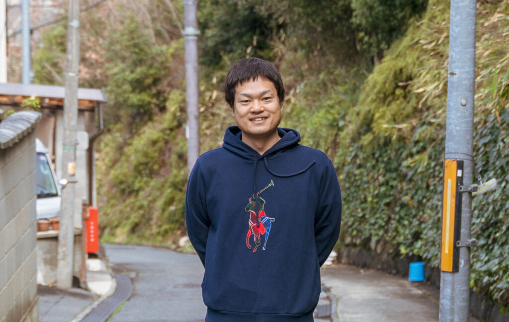 東山を探索する石川さん、みっけ。