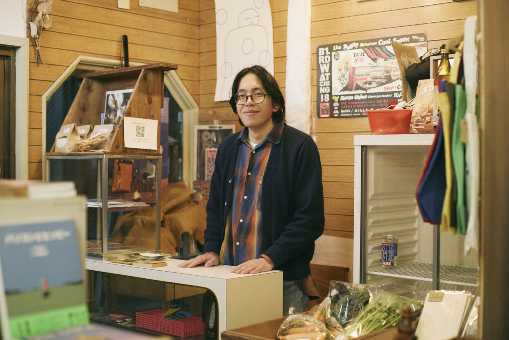 昼は畑、夜はギャラリー。東山に4メートル四方の空き地をつくる生活のかたち